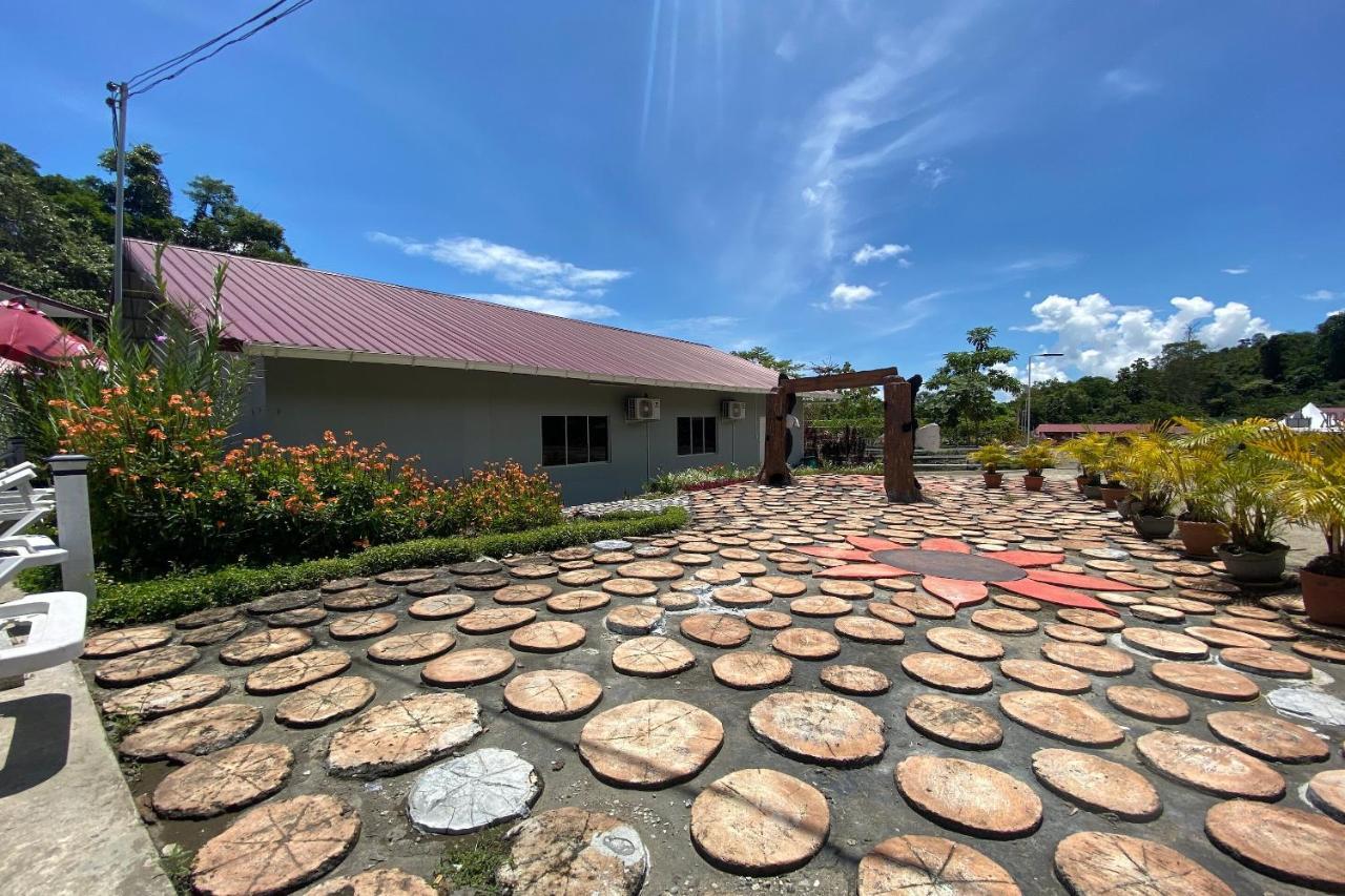 Spot On 90279 Kinomulok Garden Hotell Ranau Exteriör bild
